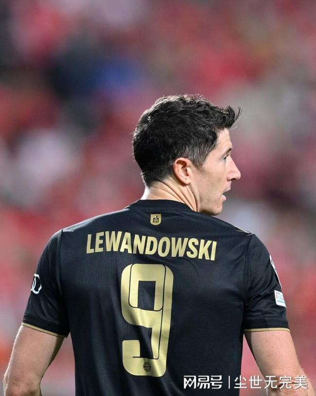 AYX- 今晨法兰克福调整名单以备国王杯，临场应变环节打磨，悬念犹存，训练强度明显提升