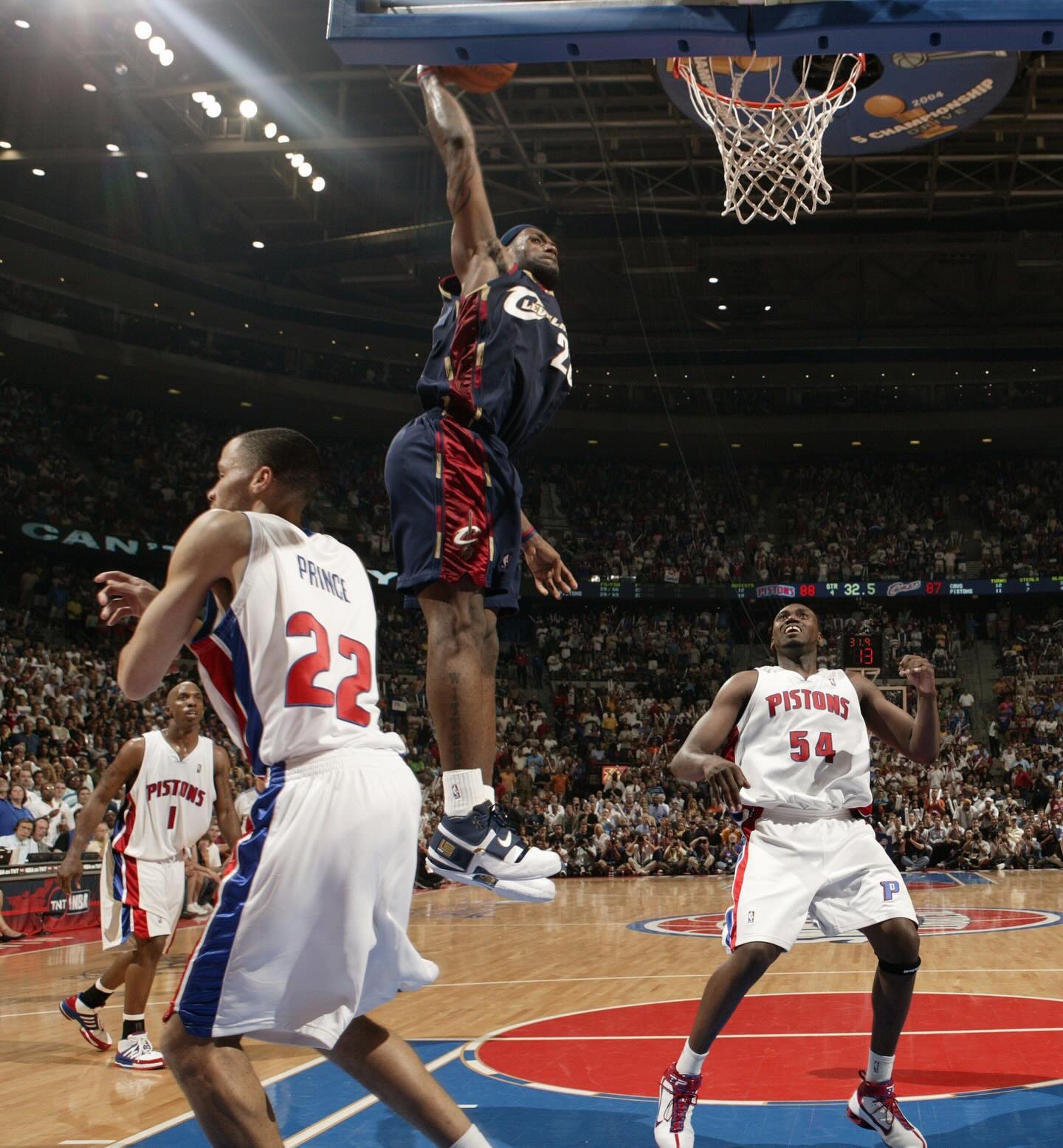 AYX-底特律活塞迎CBA季后赛关键赛；关键时刻外线爆发；质疑声仍在；赛季目标并未改变的简单介绍