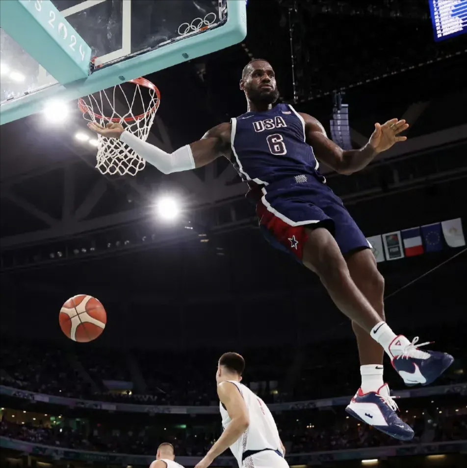 爱游戏体育-包含詹姆斯在塞尔维亚队比赛中高光表现，惊险取胜引发热议！的词条