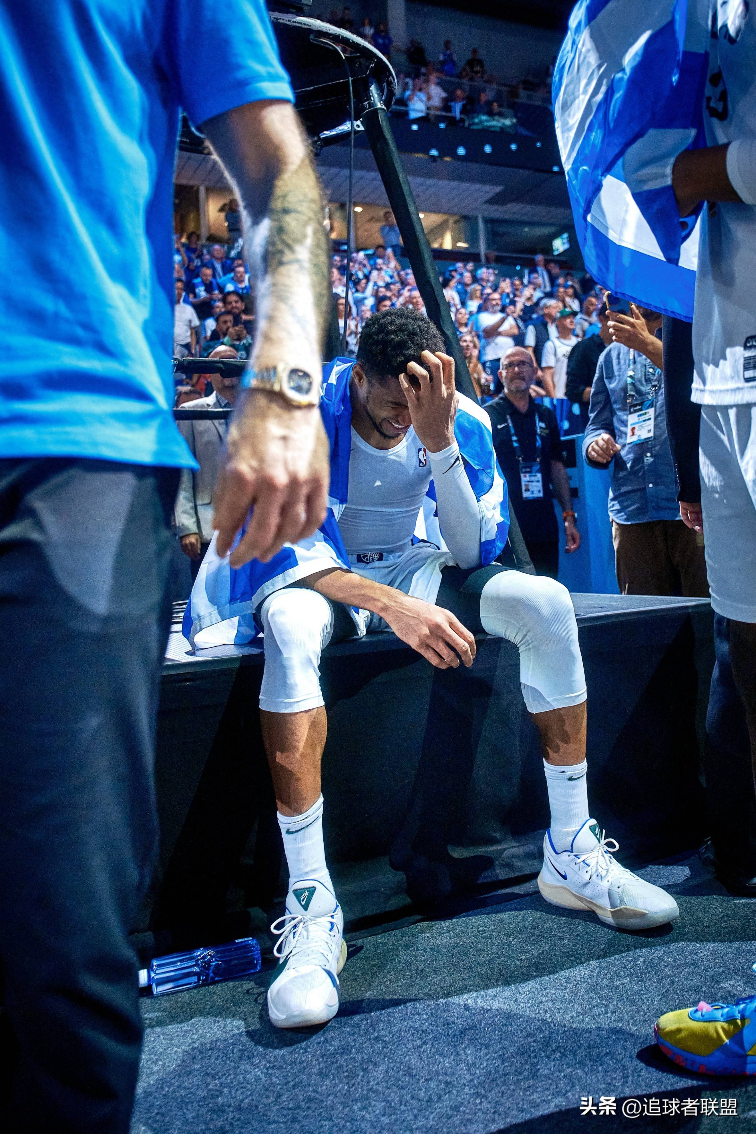 爱游戏体育-字母哥连续十五场比赛得分超过势不可挡，雄鹿挑战极限！的简单介绍